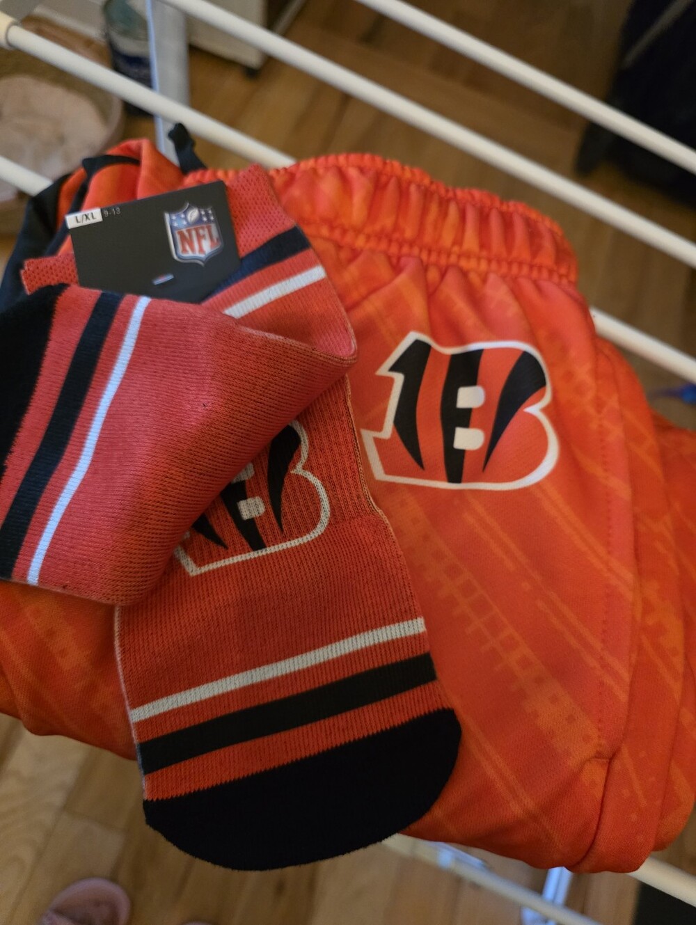 Mens Cincinnati Bengals Jogger Pants And Socks. Size Medium. Never Worn
